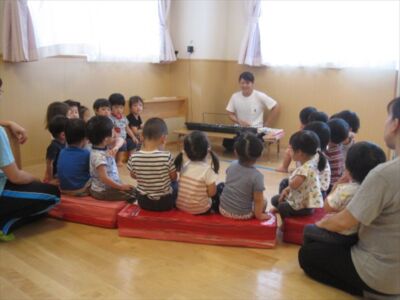 先生さようなら!また明日ね! 2歳 終わりの会